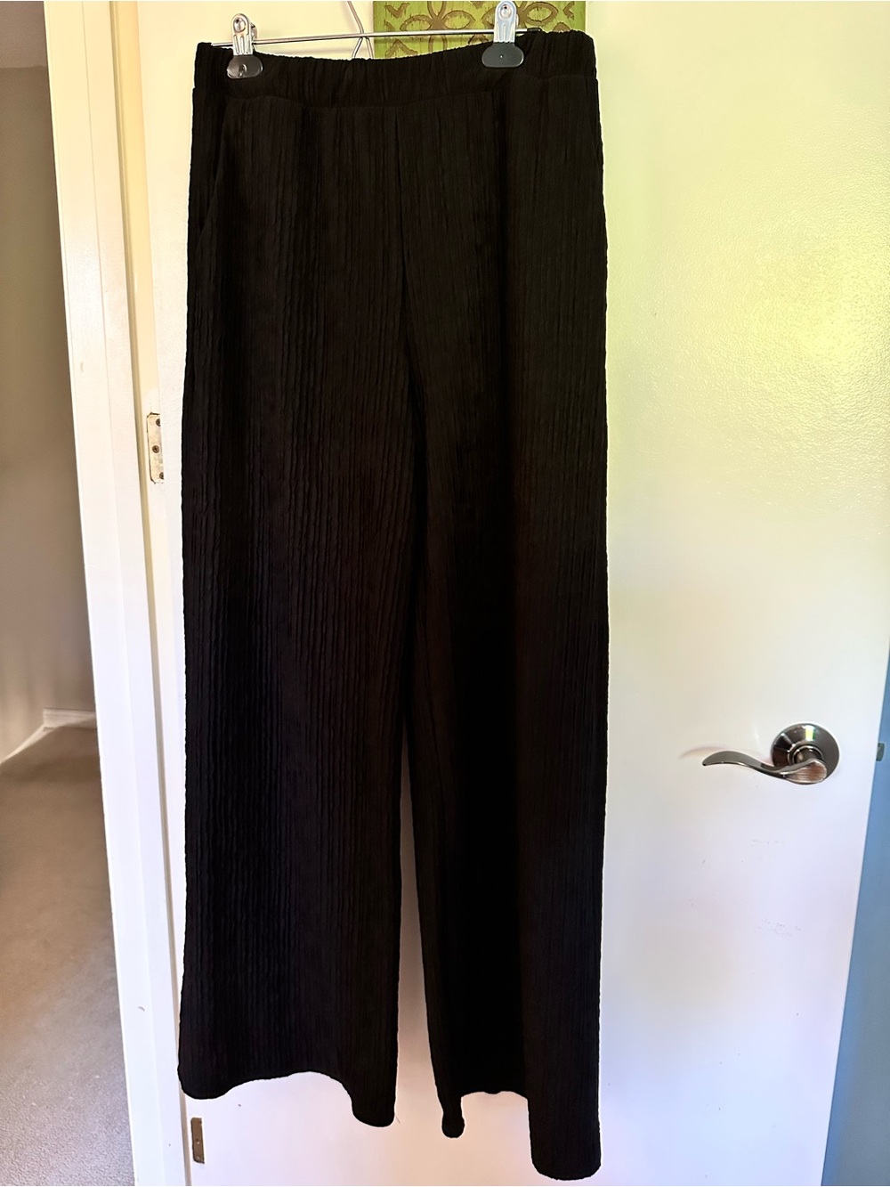 Gilli Black Wide-Leg Textured Pants